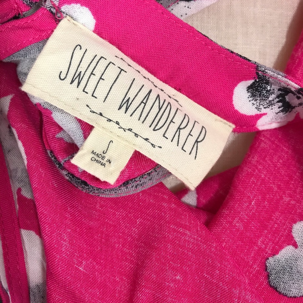 Sweet Wanderer Floral Top Size Small - Picture 7 of 7
